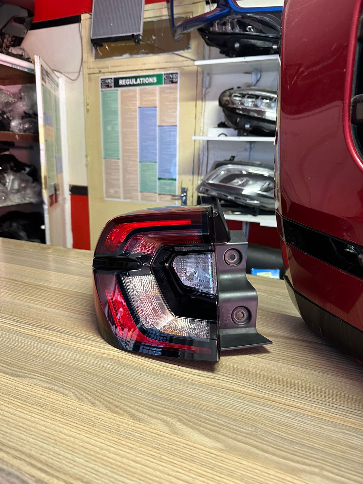 2023 RENUALT KIGER TAILLIGHT LEFTSIDE AVAILABLE FOR SALE - Private Seller 2023 RENUALT KIGER TAILLIGHT LEFTSIDE AVAILABLE FOR SALE - Private Seller