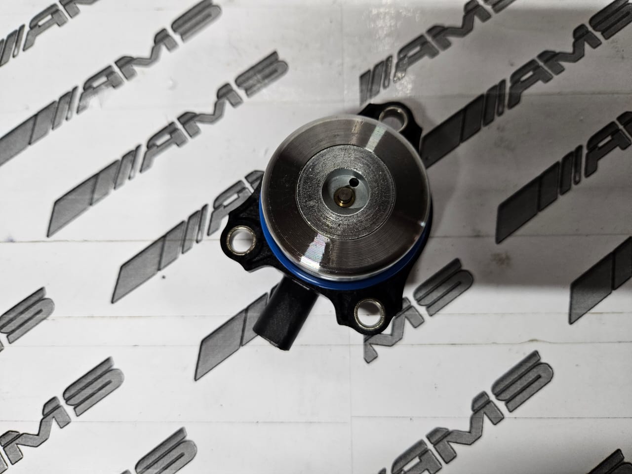 New Mercedes W204 Camshaft Magnet C180-C200 - Private Seller