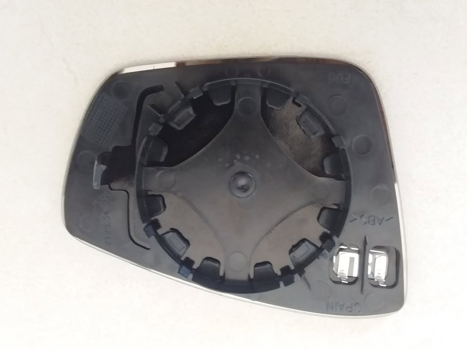 VW POLO TSI 2014/2017  BRAND NEW DOOR MIRROR GLASS FOR SALE