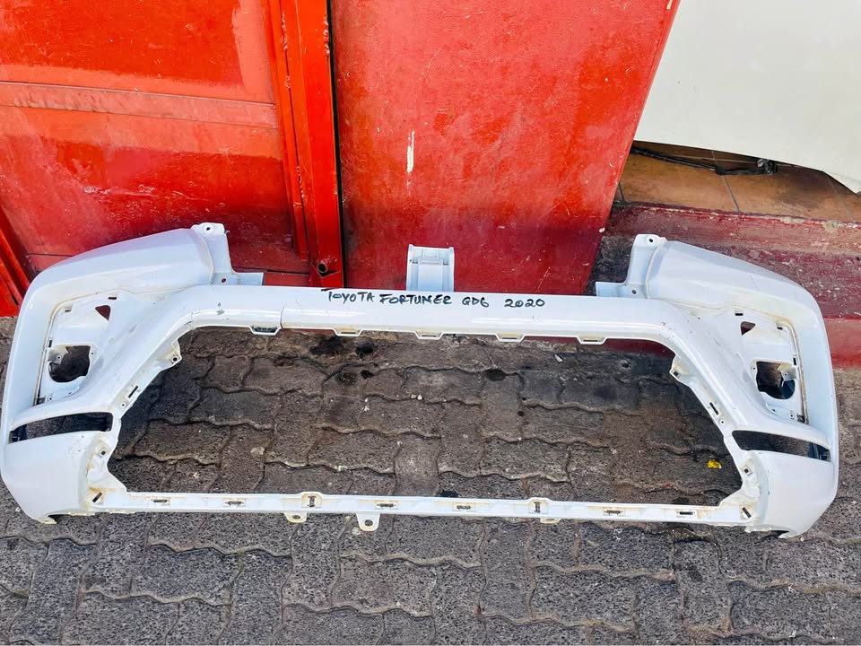 Toyota Fortuner GD6 bumper 2020 - Private Seller Toyota Fortuner GD6 bumper 2020 - Private Seller