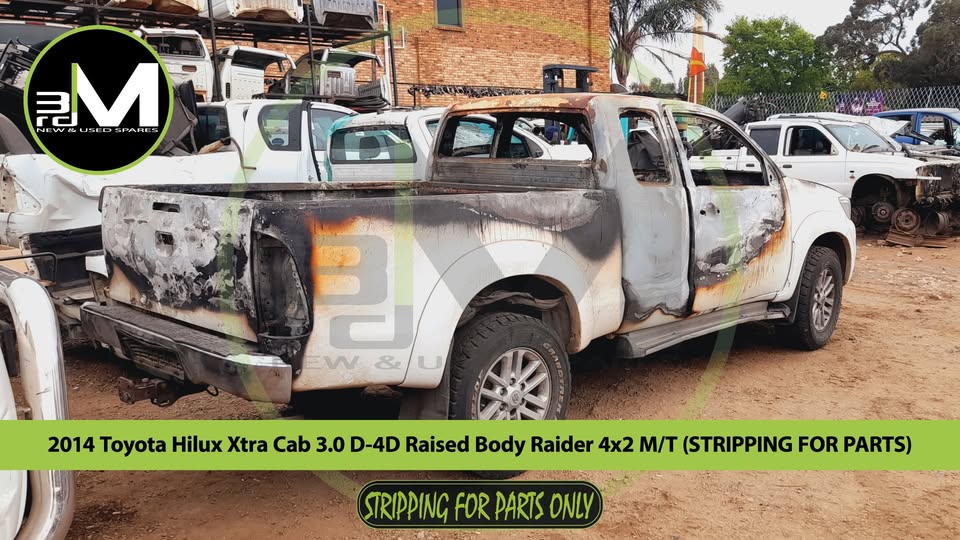 2014 TOYOTA HILUX XTRA CAB 3.0 D-4D RAISED BODY RAIDER 4x2 M/T (STRIPPING FOR PARTS)