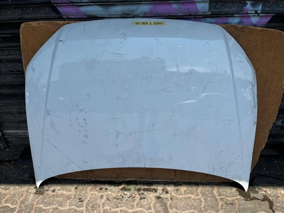 Volkswagen polo 6 Sedan Bonnet - Private Seller Volkswagen polo 6 Sedan Bonnet - Private Seller