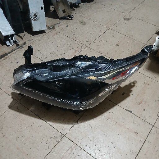 Toyota startlet headlight - Private Seller Toyota startlet headlight - Private Seller