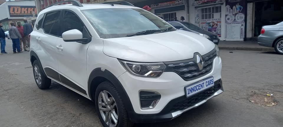 USED 2021 RENAULT TRIBER 1.0PETROL ENGINE, AUTOMATIC, WHITE COLOUR, MILEAGE 73000KM