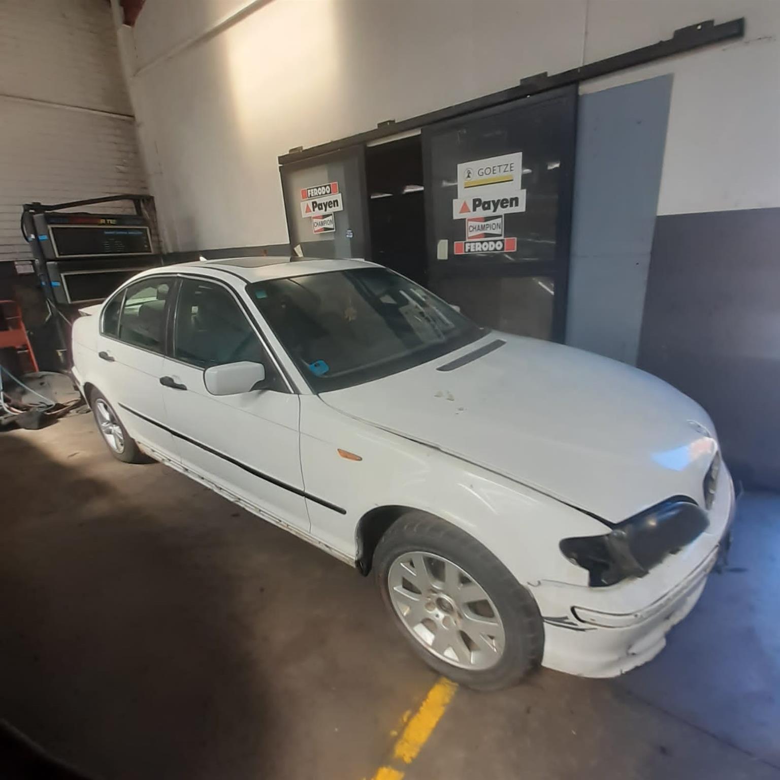 BMW 320 AVAILABLE FOR STRIPPING (DELIVERY AVAILABLE COUNTRY WIDE) Volvo S8 spare - Private Seller