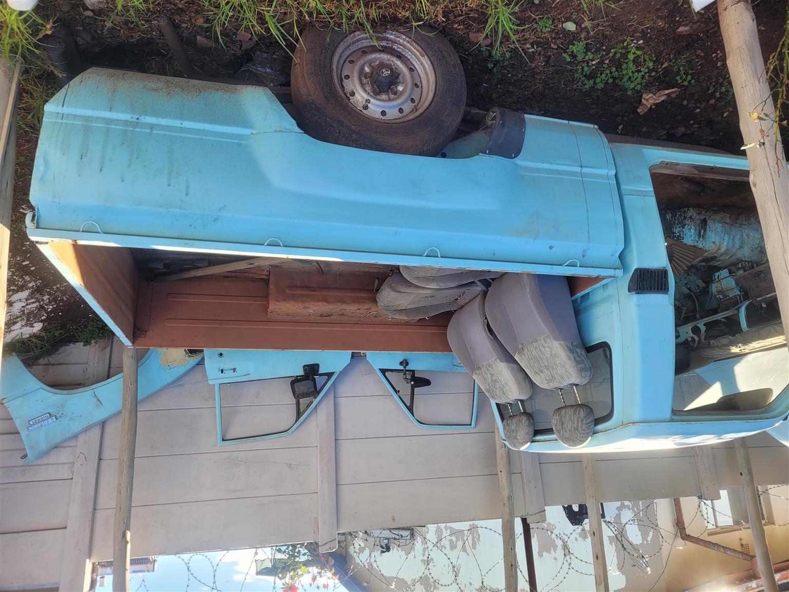 Toyota hilux 2.4diesel running engine 5 speed gear box good chessie diesel pump - Private Seller Toyota hilux 2.4diesel running engine 5 speed gear box good chessie diesel pump - Private Seller