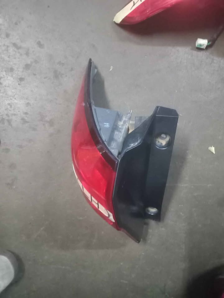 Honda Hrv left taillight