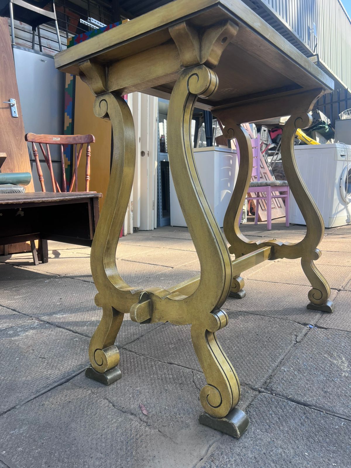 2x Vintage Tables