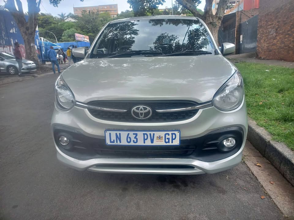 Toyota Vitz 1.0 XR Petrol, 2024 model, Automatic, Silver Color, Mileage 17000kms