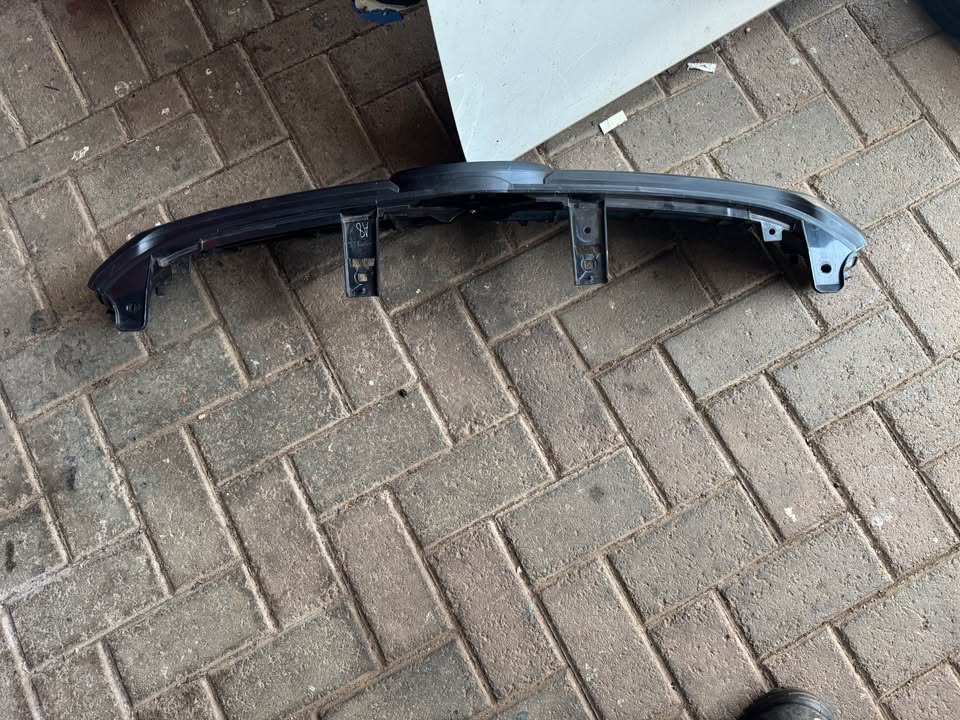 Toyota Hilux GD6 Main Front Bumper Grill - Private Seller Toyota Hilux GD6 Main Front Bumper Grill - Private Seller