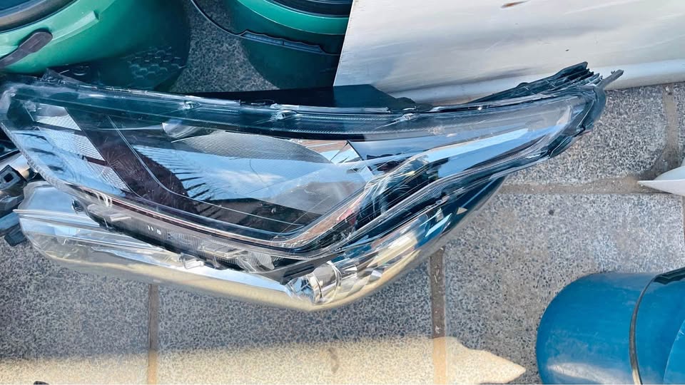 Nissan Magnite headlight - Private Seller Nissan Magnite headlight - Private Seller