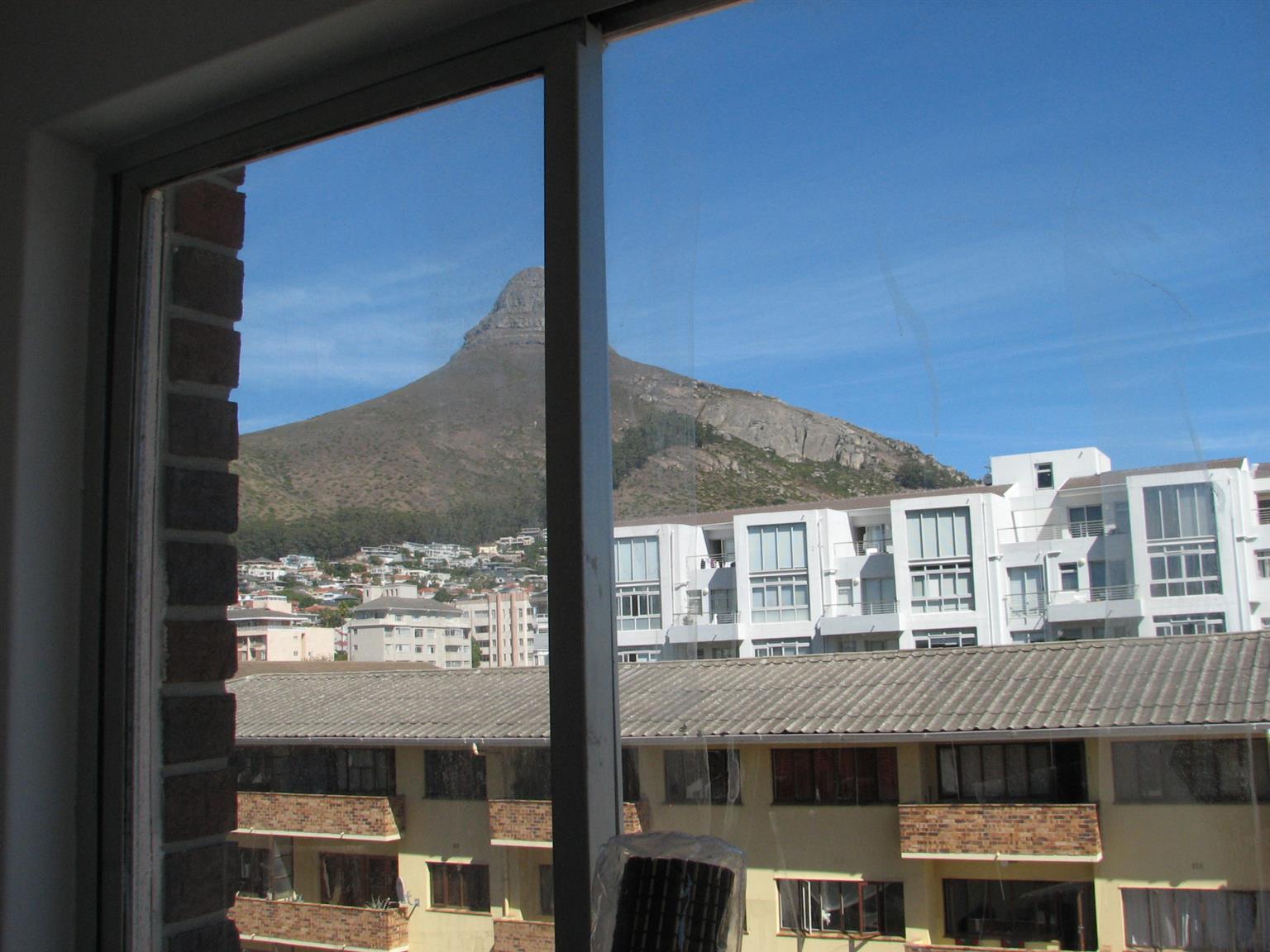 Sea Point 2 Bedroom Spacious Sunny Flat To Rent With Views Junk Mail