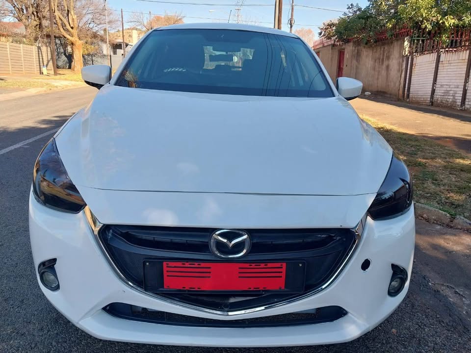 2017 MAZDA 2 SKYACTIVE 1.5 MANUAL TRANSMISSION IN EXCELLENT CONDITION