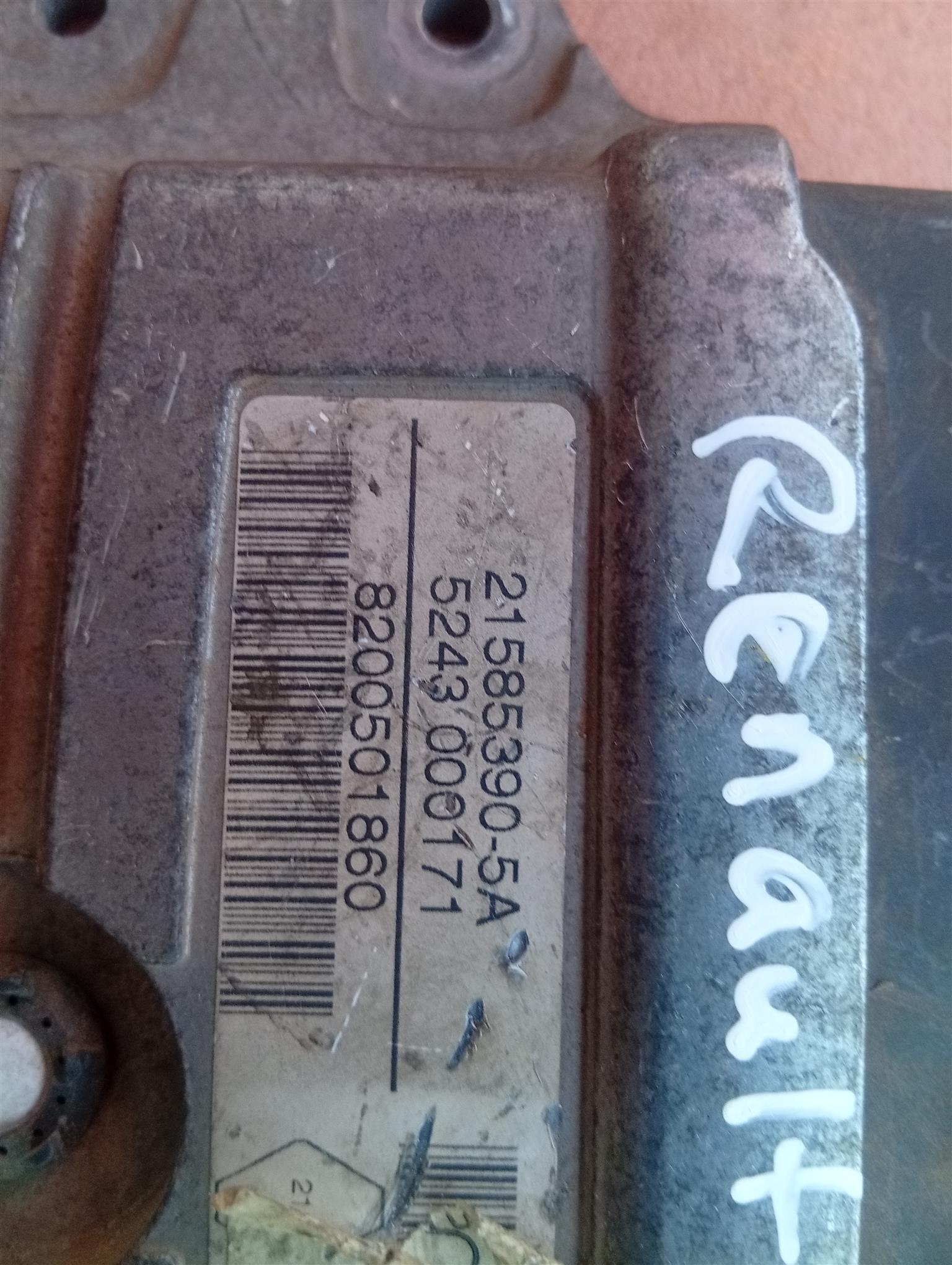 Renault ECU computer box - Private Seller Renault ECU computer box - Private Seller