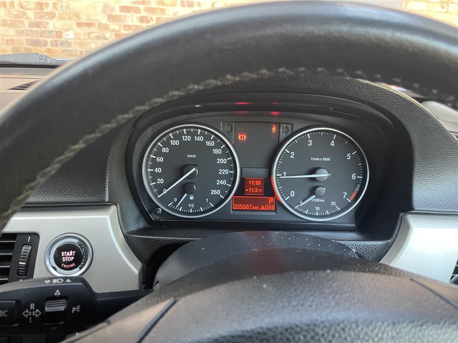 2011 BMW 3 Series 320i Auto (E90)