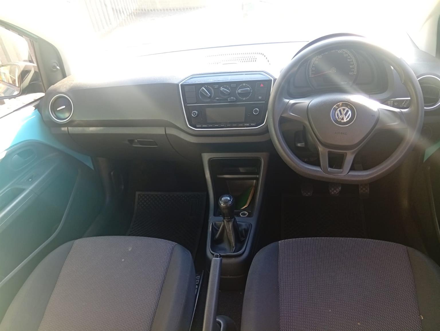 2020 Volkswagen up! Move up! 5-Door 1.0 Hatch 4,6 /100km Manual 114,000km Cloth