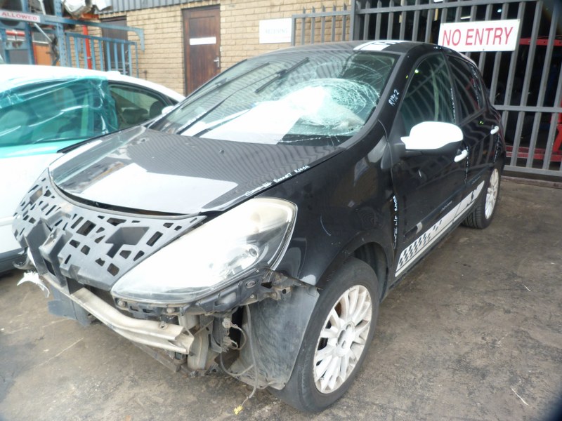 Renault Clio II 1.6 16V Manual Black - 2011 STRIPPING FOR SPARES - Private Seller Renault Clio II 1.6 16V Manual Black - 2011 STRIPPING FOR SPARES - Private Seller