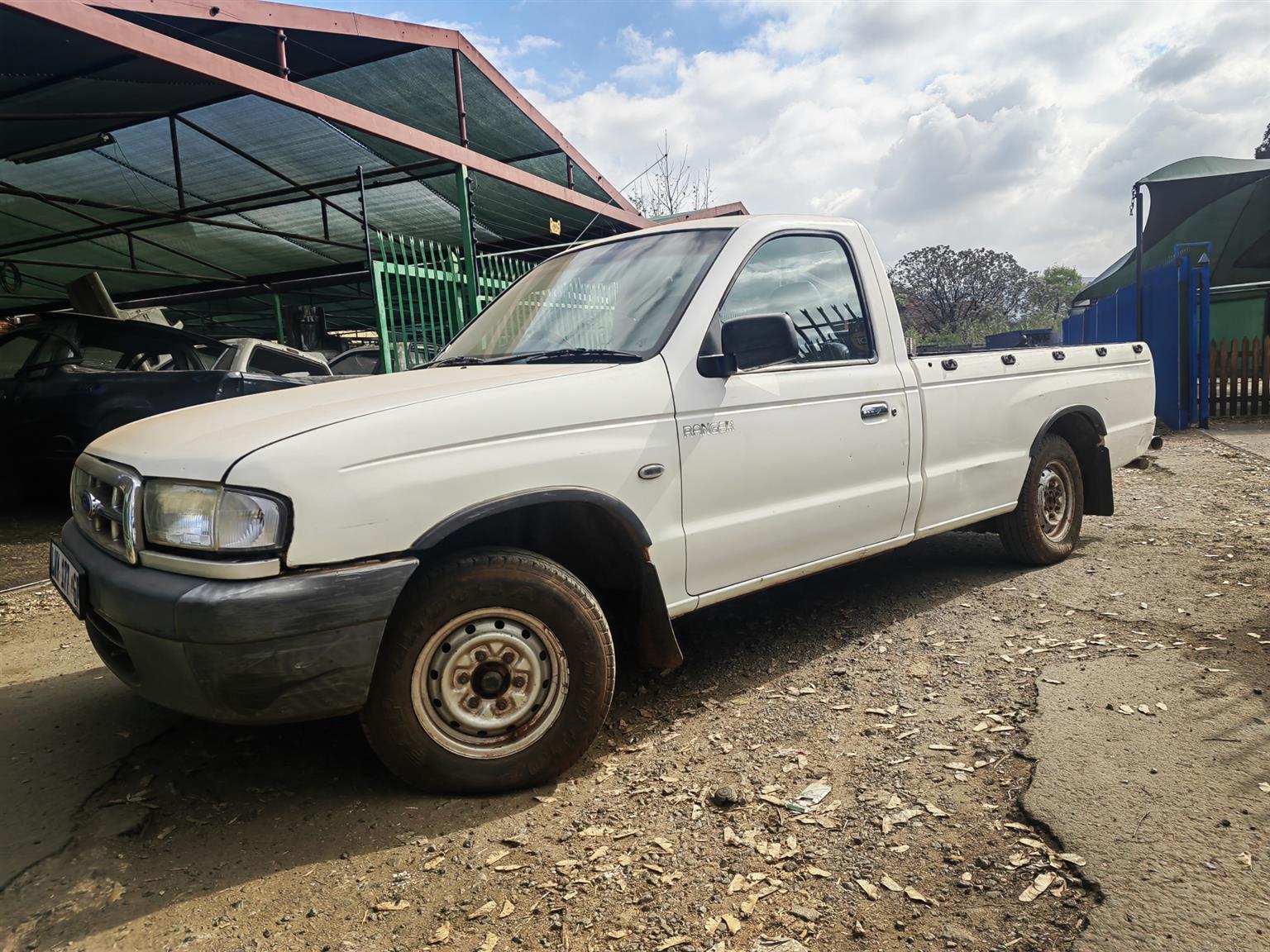 FORD RANGER F8 1.8 PETROL STRIPPING FOR SPARES - Private Seller