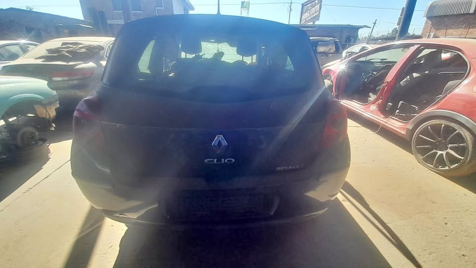 Renault Clio3 stripping for spares - Private Seller Renault Clio3 stripping for spares - Private Seller