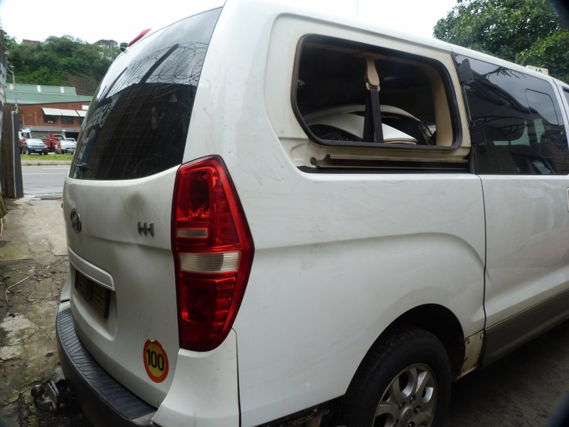 Hyundai H-1 2.5 CRDI VGT Wagon AT White - 2011 STRIPPING FOR SPARES - Private Seller Hyundai H-1 2.5 CRDI VGT Wagon AT White - 2011 STRIPPING FOR SPARES - Private Seller