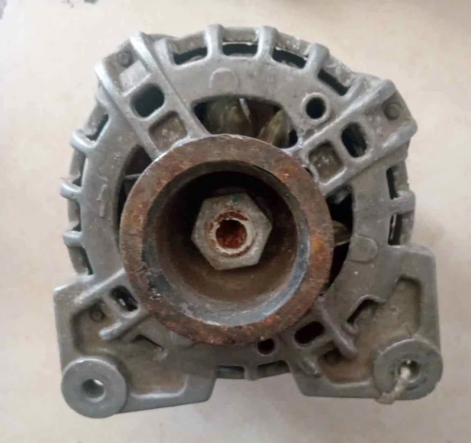 Nissan np200 alternator - Private Seller Nissan np200 alternator - Private Seller