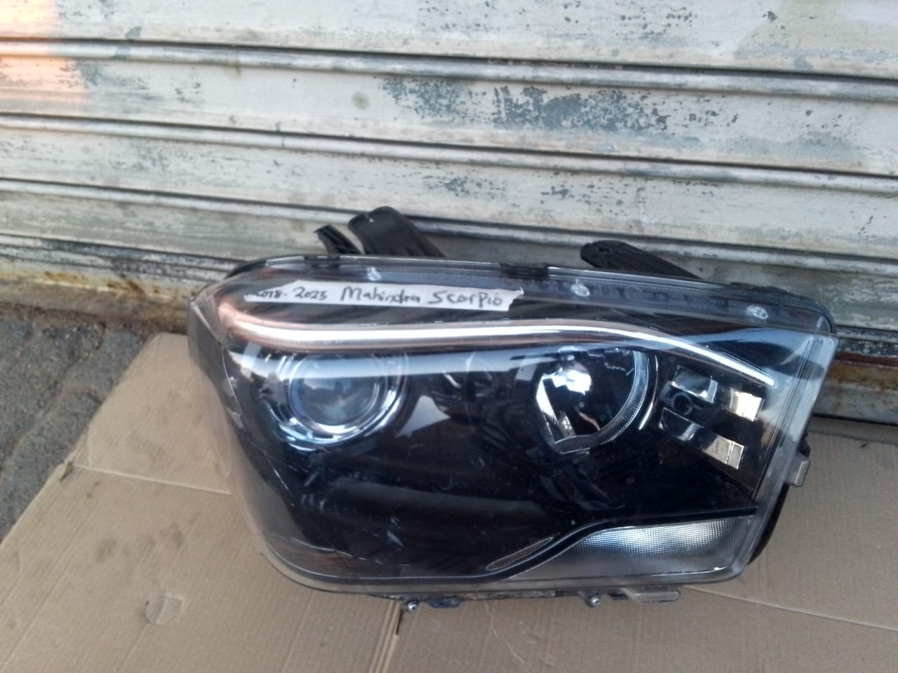(2018-2023) MAHINDRA SCORPIO RHS HEADLIGHT