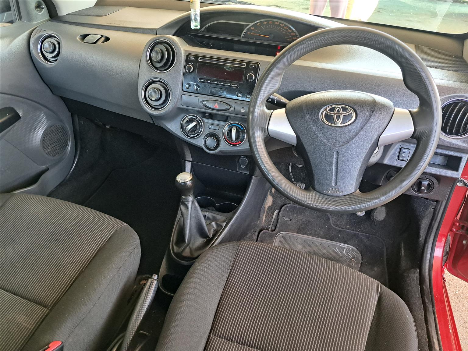 TOYOTA ETIOS 1.5 HATCH