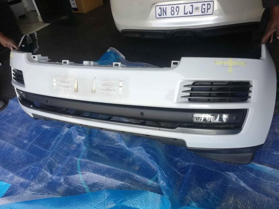 Range rover vogue Autobiography front bumper - Private Seller Range rover vogue Autobiography front bumper - Private Seller