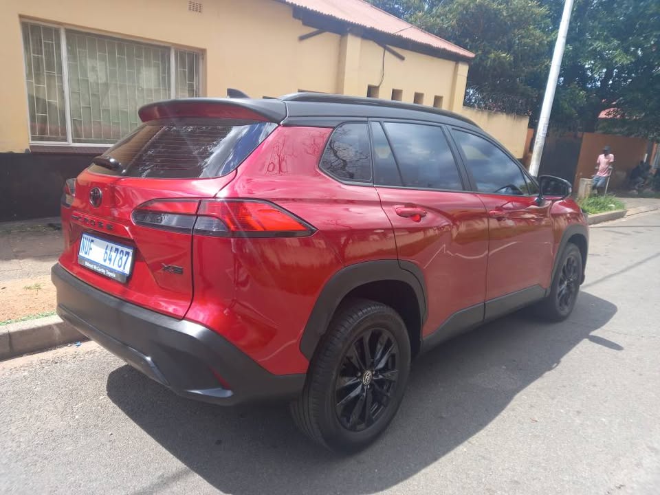 2023 Toyota Corolla Cross 1.8 Xs Black Edition, AUTO,  Service book