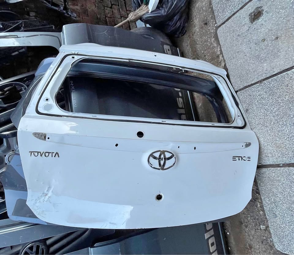 Toyota Etios tailgate - Private Seller Toyota Etios tailgate - Private Seller
