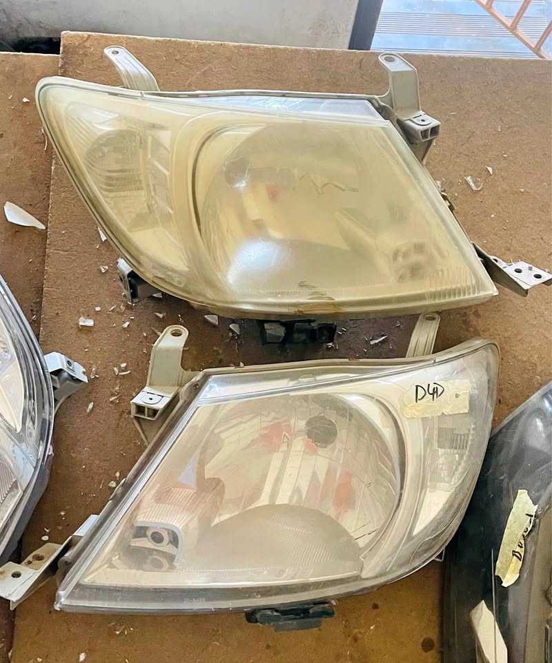 TOYOTA HILUX D4D HEADLIGHTS 2007