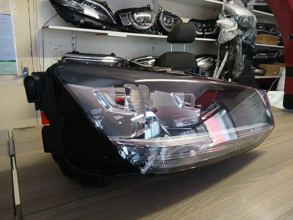2019 AUDI Q2 HEADLIGHT FOR SALE IN PRESTINE CONDITION - Private Seller 2019 AUDI Q2 HEADLIGHT FOR SALE IN PRESTINE CONDITION - Private Seller