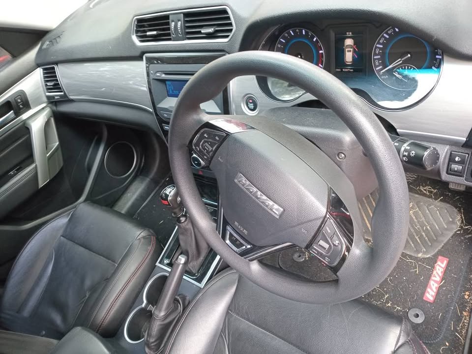 2019 Haval H2 1.5T ,Petrol Manual,Maroon Reverse sensor Leather interior