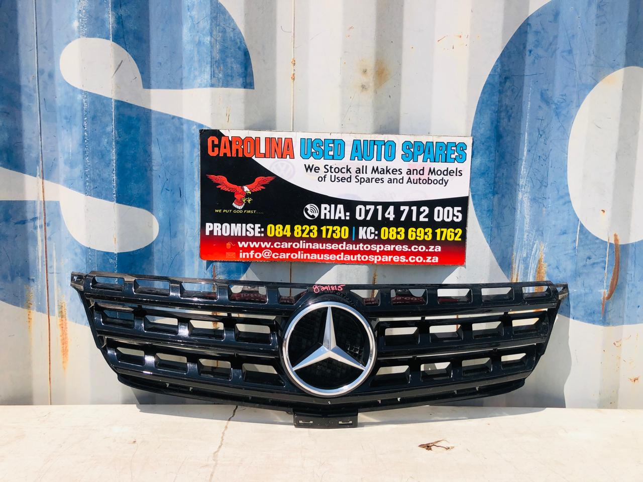 Mercedes Benz W166 ML black radiator grill with badge (09-11) - Private Seller Mercedes Benz W166 ML black radiator grill with badge (09-11) - Private Seller