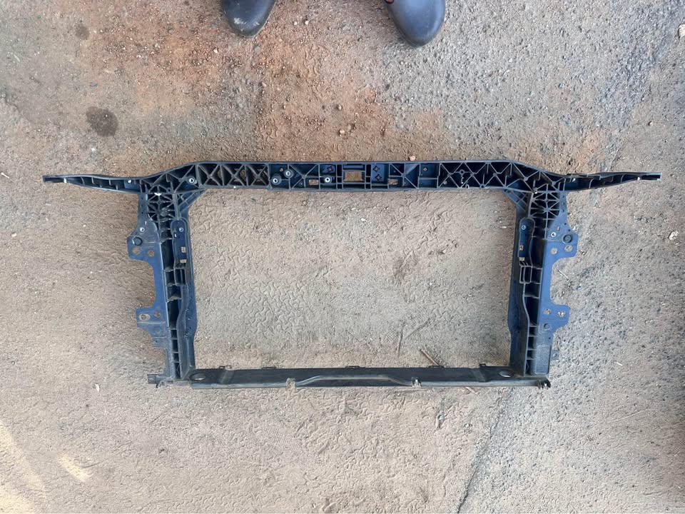 Hyundai Elantra cradle - Private Seller Hyundai Elantra cradle - Private Seller