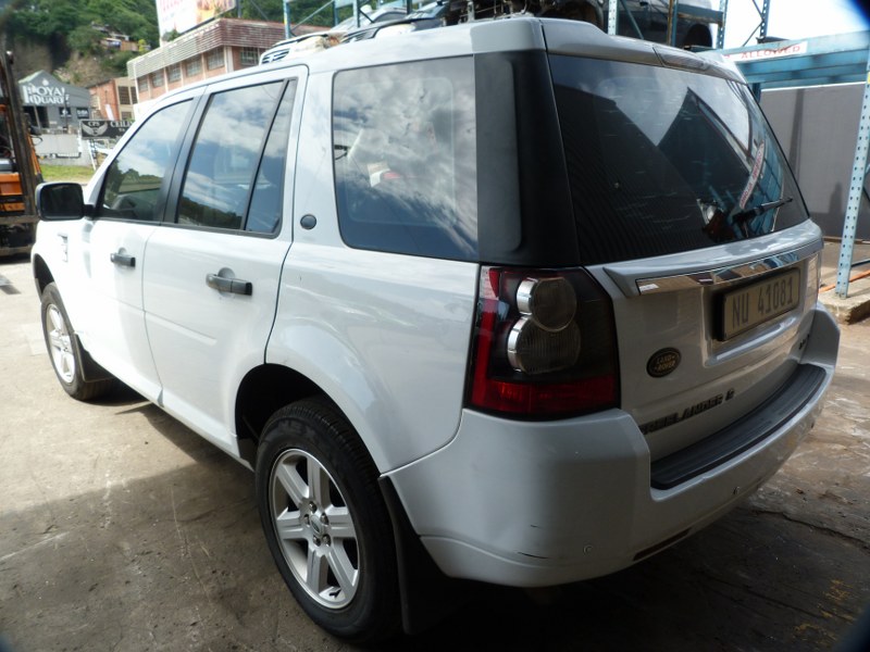 Land Rover Freelander 2 2.2 SD4 S AT White - 2011 STRIPPING FOR SPARES - Private Seller