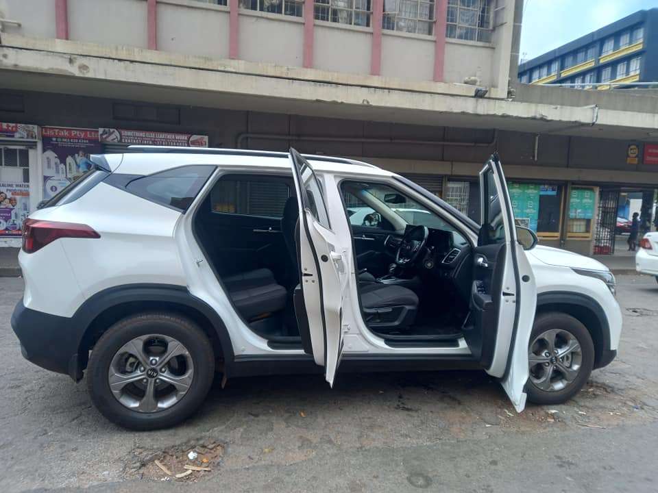 2021 KIA SELTOS 1.6 GLS PETROL, AUTOMATIC TRANSMISSION, WHITE COLOUR, MILEAGE 76000KM