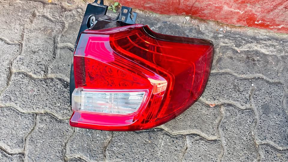 Suzuki Ertiga taillight