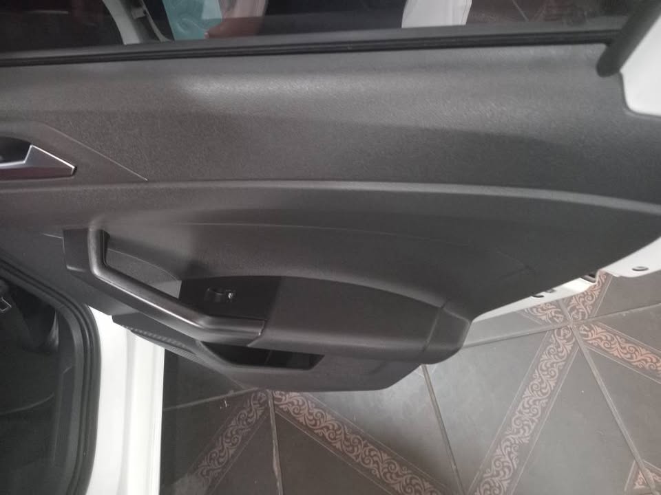 2022 Vw polo9 1.0 tsi manual White Sunroof Full service history