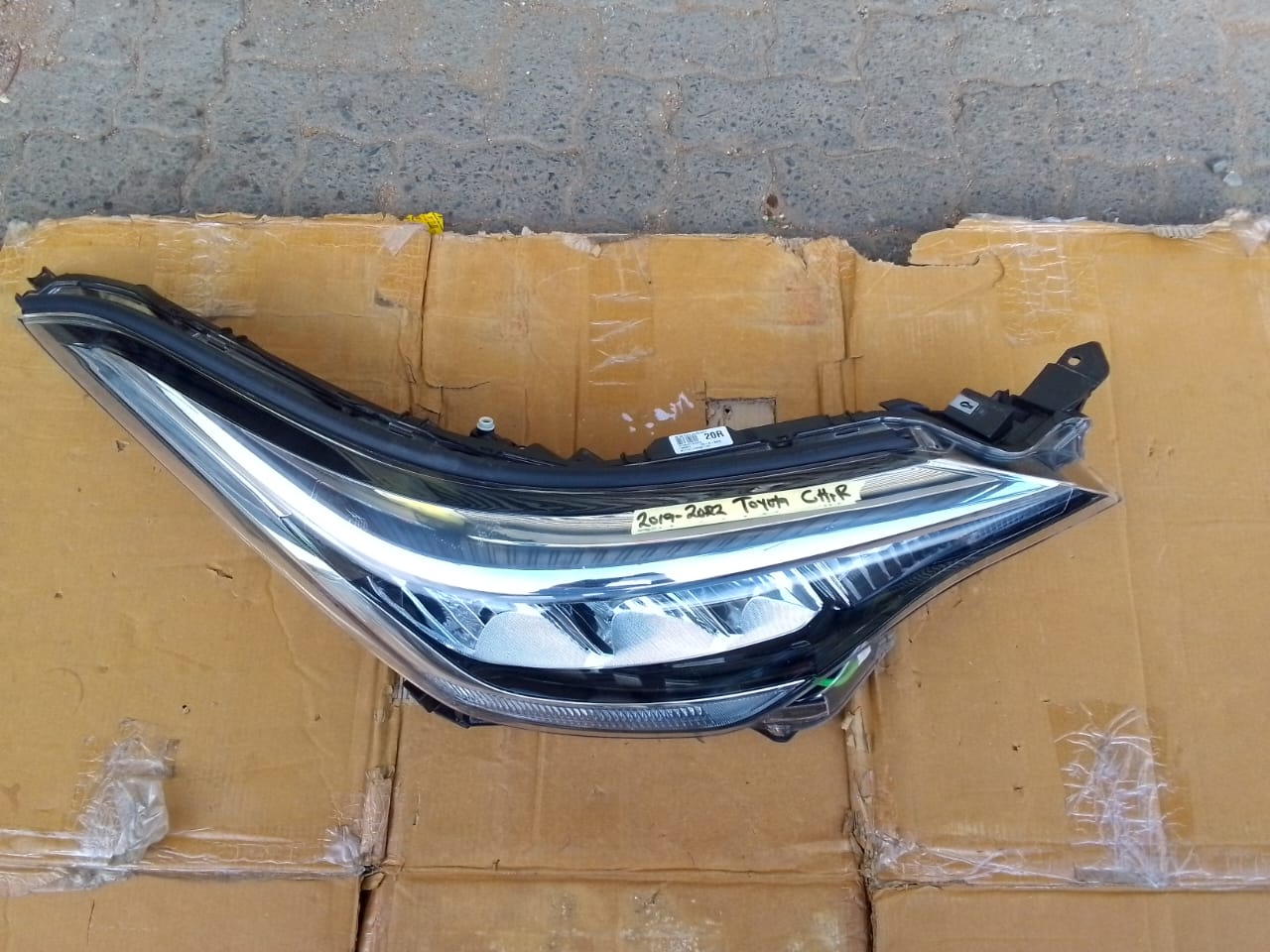 (2019-2021) TOYOTA C H R RHS LED HEADLIGHT FOR SALE - Private Seller (2019-2021) TOYOTA C H R RHS LED HEADLIGHT FOR SALE - Private Seller