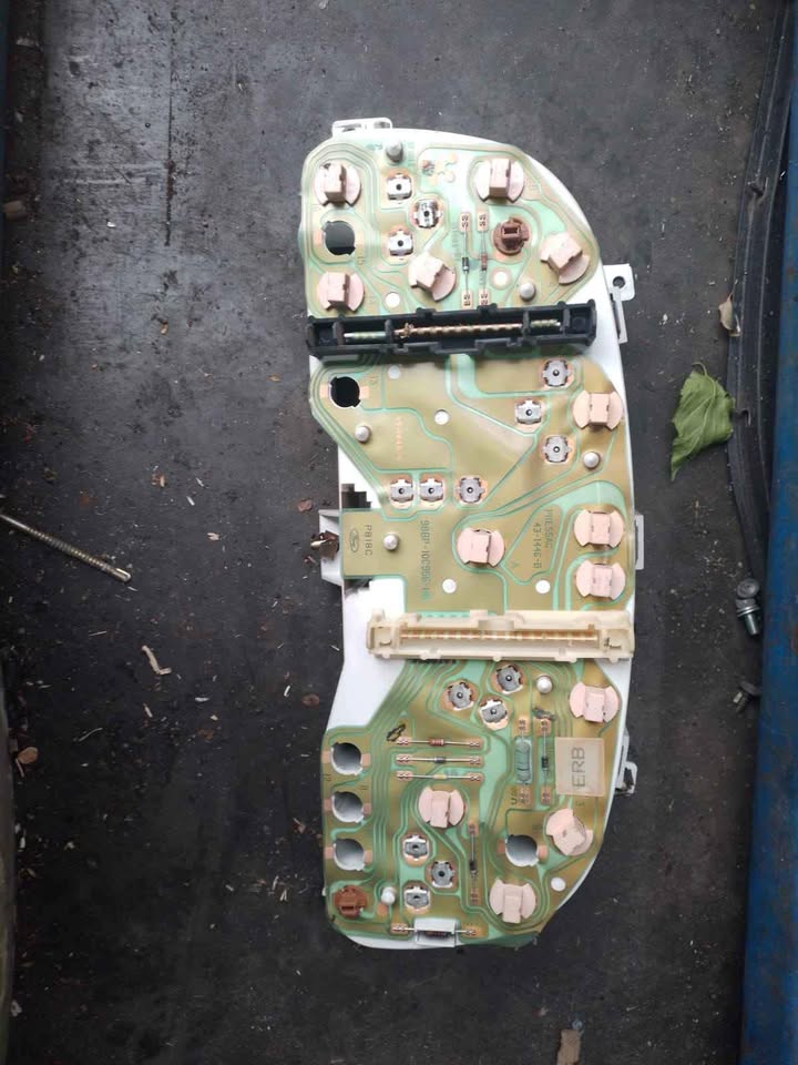 Ford Mondeo cluster