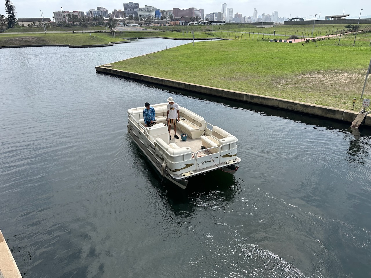 2008 Bentley Pontoon Boat 200 Cruise – 12 People 2008 Bentley Pontoon Boat 200 Cruise – 12 People