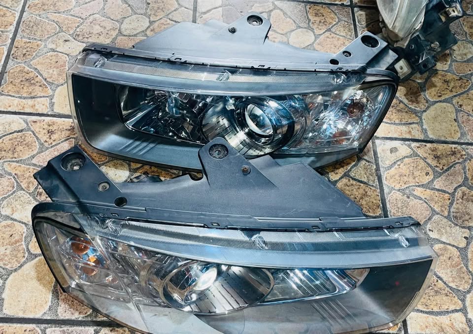 Renault Captiva headlights - Private Seller Renault Captiva headlights - Private Seller
