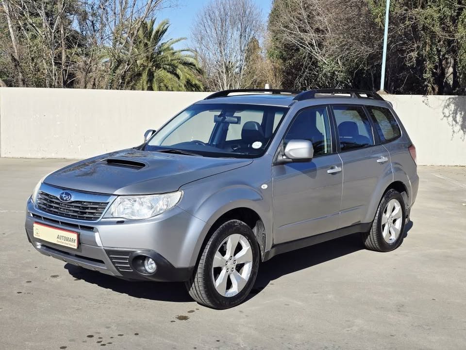 SUBARU FORESTER 2.5 TX AUTOMATIC LOW MILEAGE WITH SERVICE HISTORY