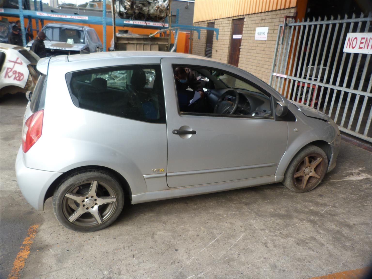 STRIPPING FOR SPARES Citroen C2 1.4 8V Manual - 2009 - Private Seller STRIPPING FOR SPARES Citroen C2 1.4 8V Manual - 2009 - Private Seller
