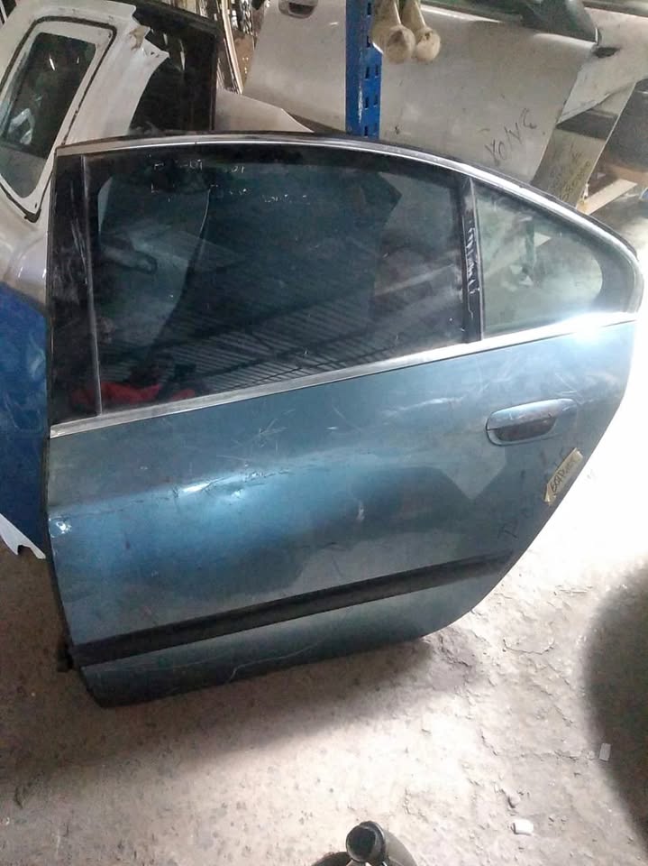 607 PEUGEOT 2003 LEFT BACK DOOR - Private Seller 607 PEUGEOT 2003 LEFT BACK DOOR - Private Seller