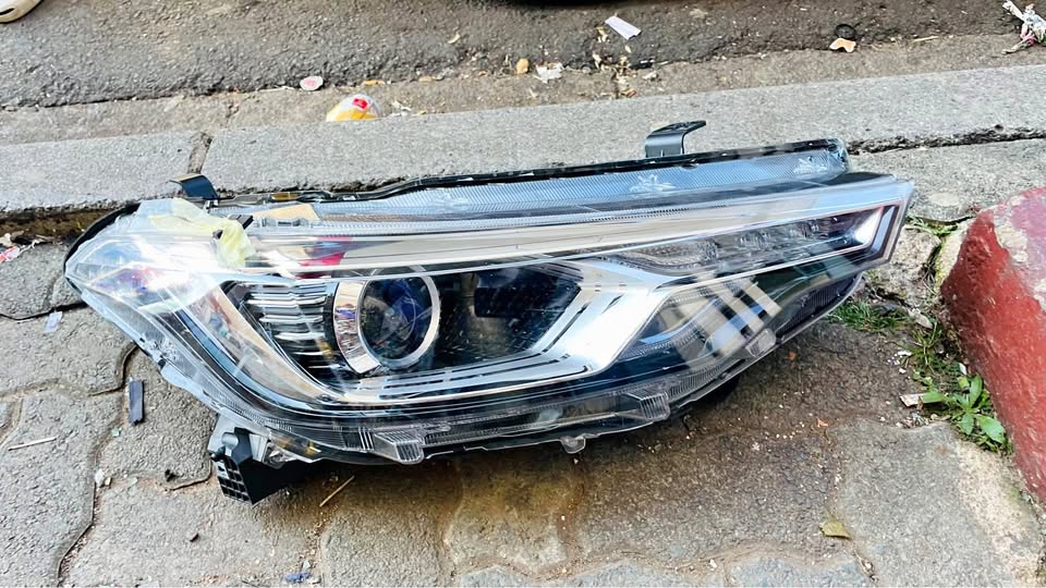 GWM HAVAL H7 headlight - Private Seller GWM HAVAL H7 headlight - Private Seller