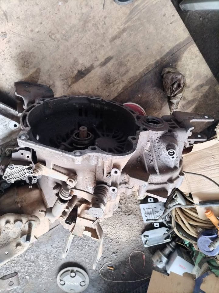 Hyundai Elantra j2 gearbox 4 sale - Private Seller Hyundai Elantra j2 gearbox 4 sale - Private Seller