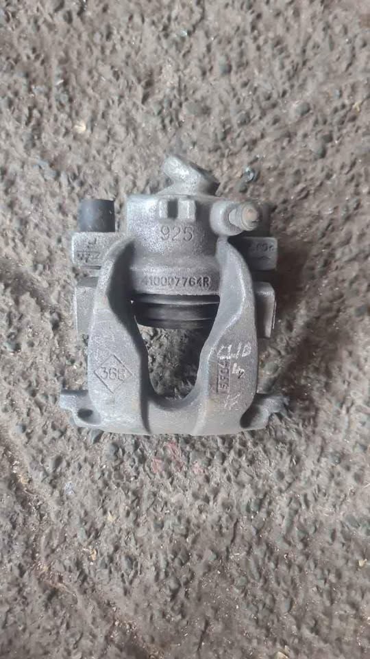 Clio 4 L/F brake caliper