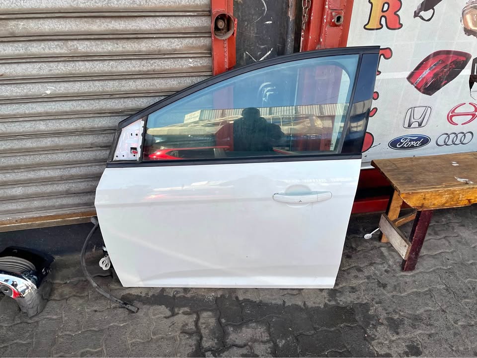 Ford focus left front door complete - Private Seller Ford focus left front door complete - Private Seller